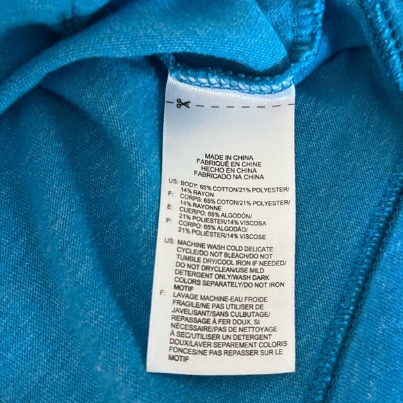 Blue Reebok sweatshirt. - Picture 6 of 6